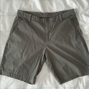 Men's Lululemon Commission shorts - 33